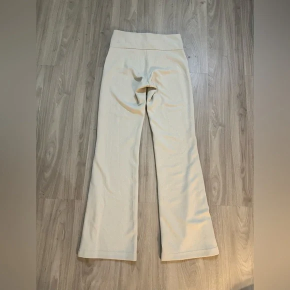 Lululemon Brushed Softstreme Ribbed Zip Flared Pant 32.5” – Bone | Size 6 | NWT - Picture 7 of 11
